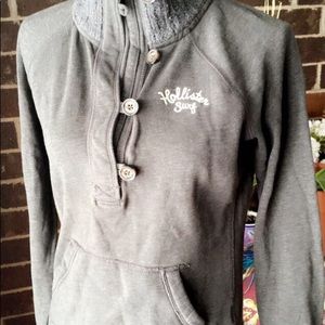 Medium woman’s sweater 👚👛